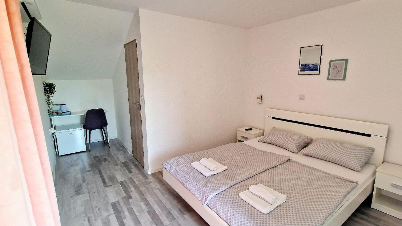 Cozy Room Peny คาร์โลวัตส์ ภายนอก รูปภาพ